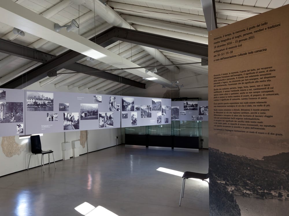 Progetto di allestimento, inviti e manifesti per la mostra fotografica