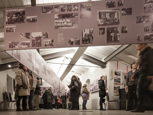 Progetto di allestimento, inviti e manifesti per la mostra fotografica